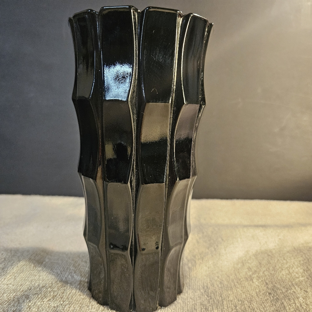 Vtg Indiana Tiara Black Amethyst Glass Vertical Ribbed Retro Vase